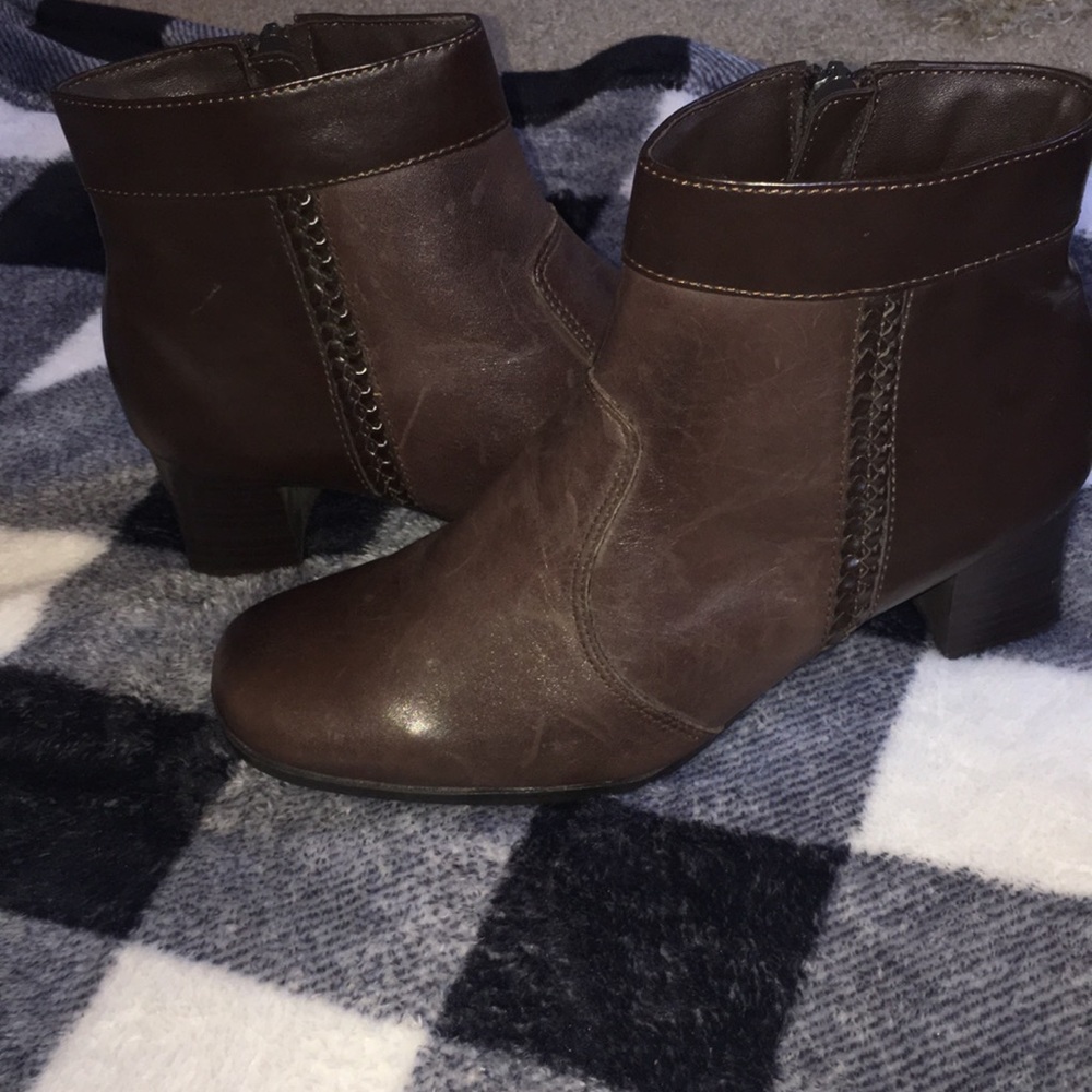 Thom McAn booties